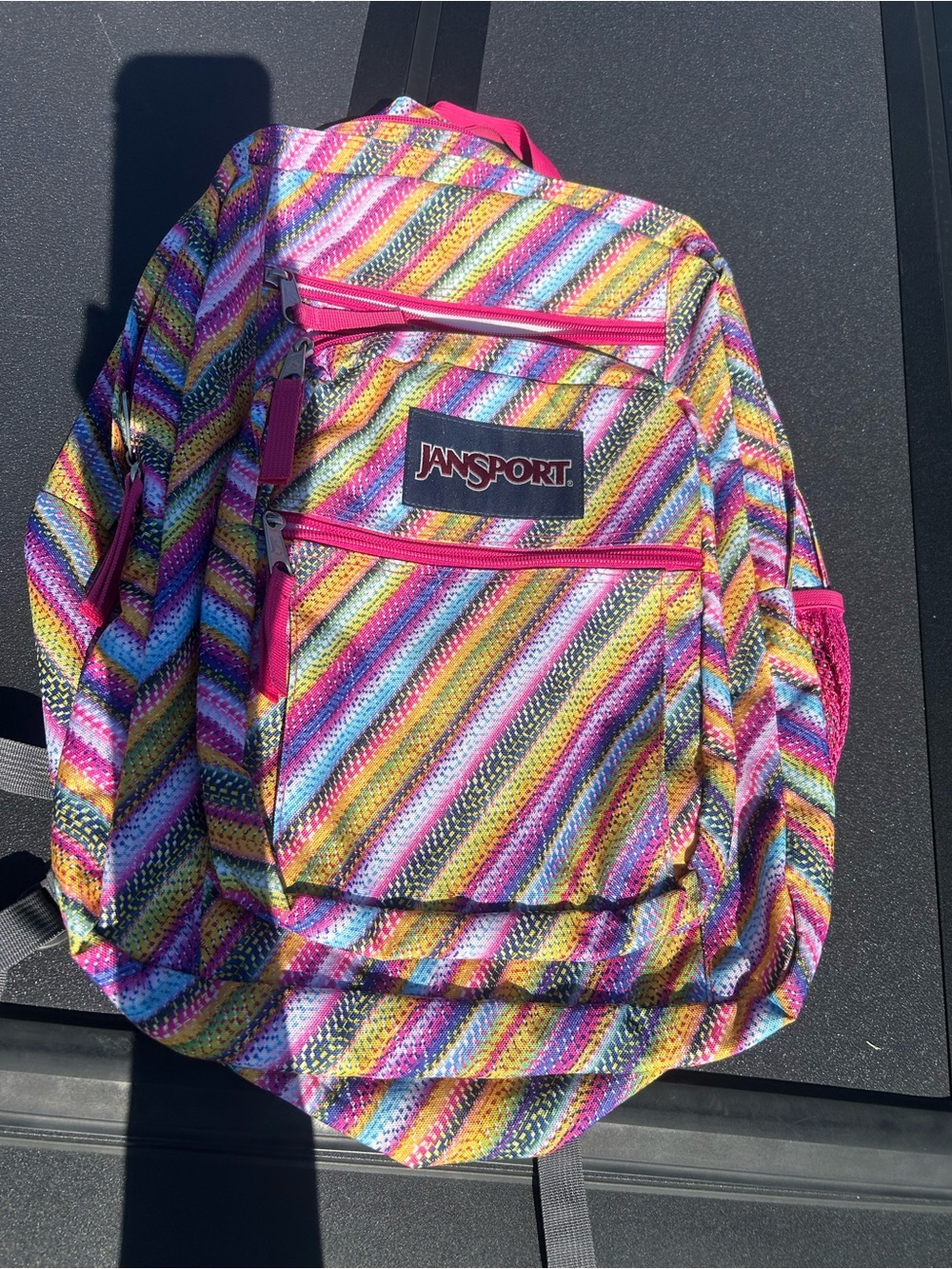 Backpack w/ multiple zipper compartments. - Picture 7 of 12